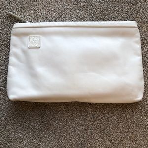 Anne Klein for Calderon Vintage 1970's White Clutch Purse Leather Lion Logo